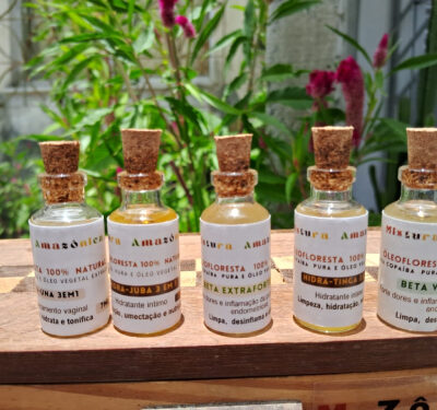 1 Produtos para ressecamento vaginal (Hidra-una); 2 hidratantes íntimo (Hidra-juba e Hidra-juba); 1 produto para dor e inflamação íntimos (Beta Verde): mioma, endometriose e próstata. 1 produto uso emergencial para dor e inflamação íntima doença vaginal. Suporte M.zônica : 1 seringa de 1ml sem agulha e 1 cumbuca dosadora 1ml. Portanto, o Total de 5 substâncias natural 7 ml + 2 objetos de apoio